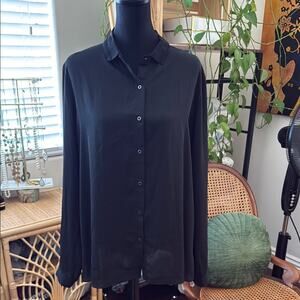 T Tahari Black Snap Up Long Sleeve Blouse